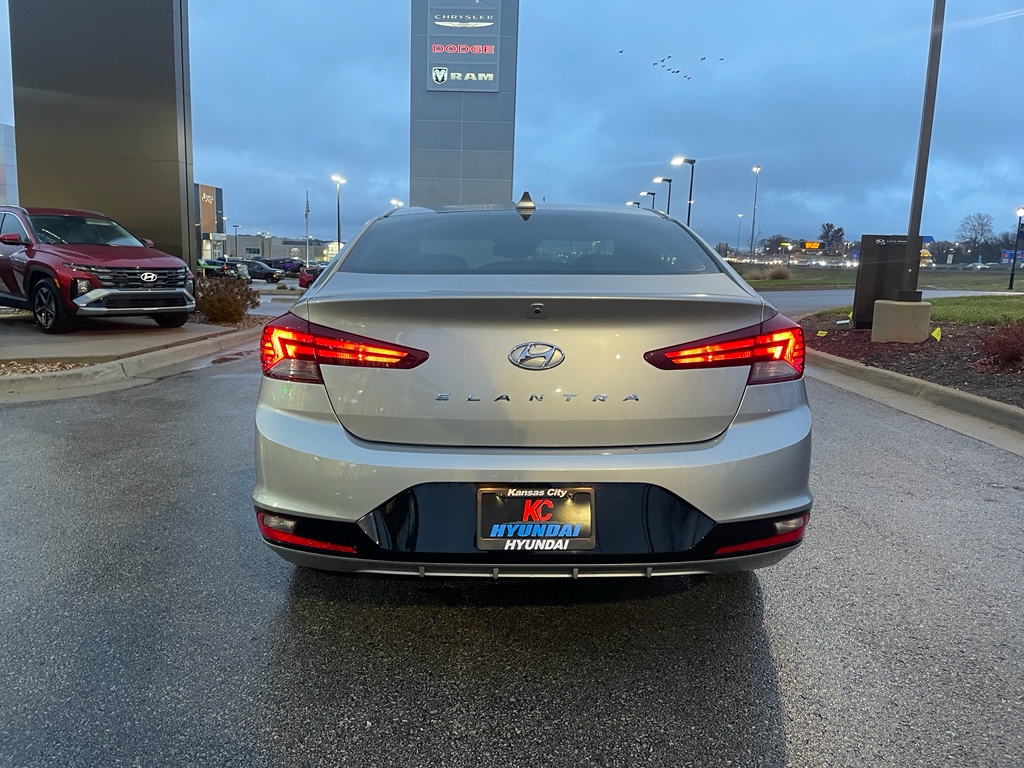 2020 Hyundai Elantra Value Edition photo 3