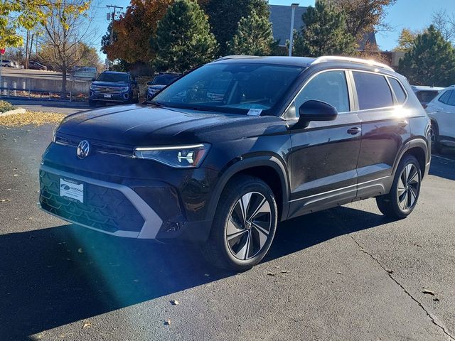 2025 Volkswagen Taos SE's photo