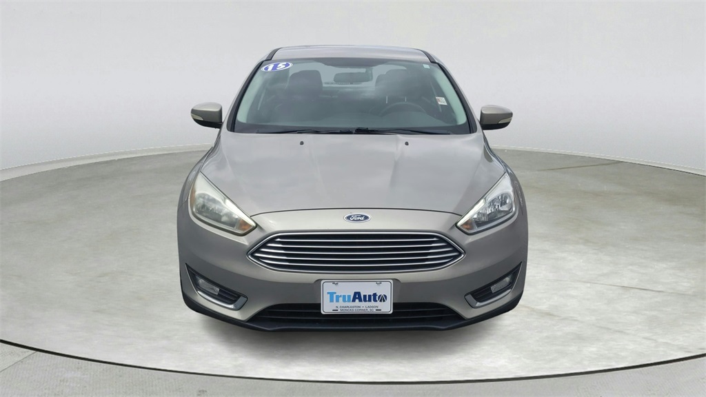 2015 Ford Focus Titanium photo 2