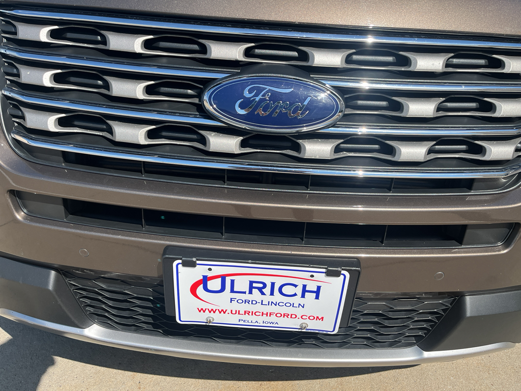 2016 Ford Explorer XLT photo 16