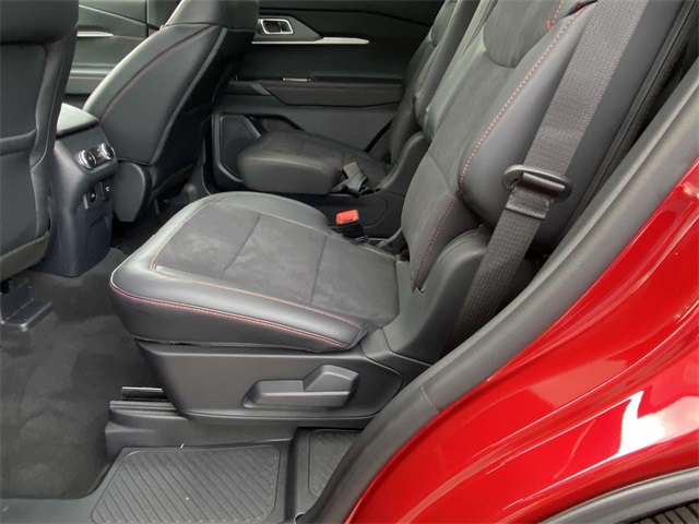 2025 Ford Explorer ST photo 9
