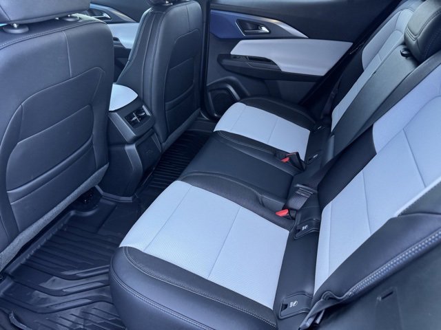 2025 Chevrolet Equinox EV 1LT photo 13