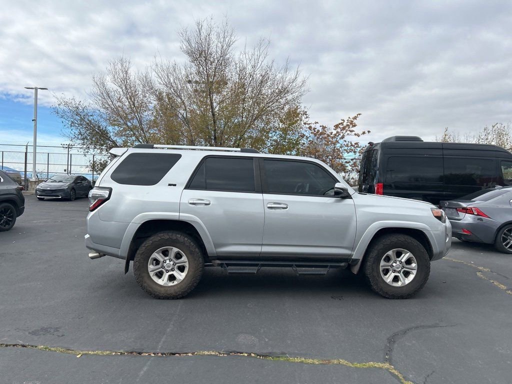 2021 Toyota 4Runner SR5 Premium photo 3