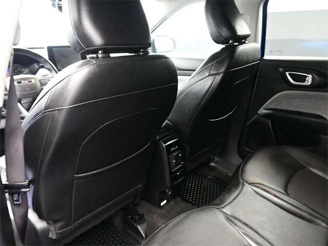 2022 Jeep Compass Latitude photo 3