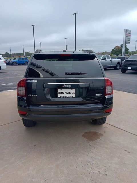 2017 Jeep Compass Latitude photo 3