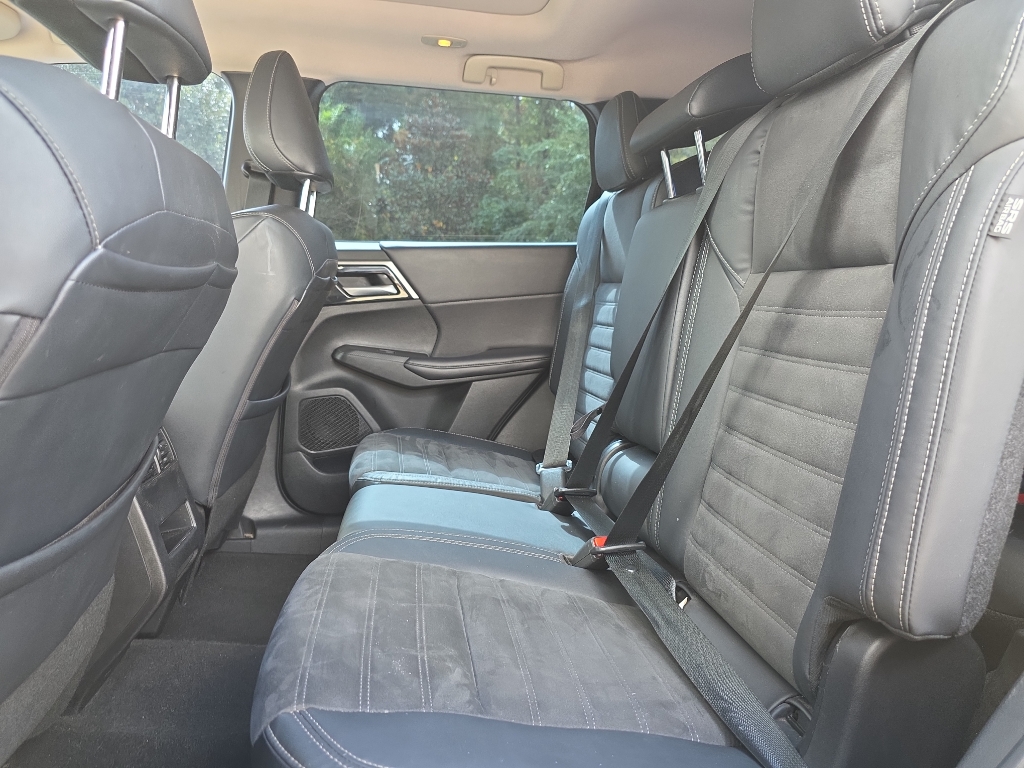 2023 Mitsubishi Outlander SE photo 23