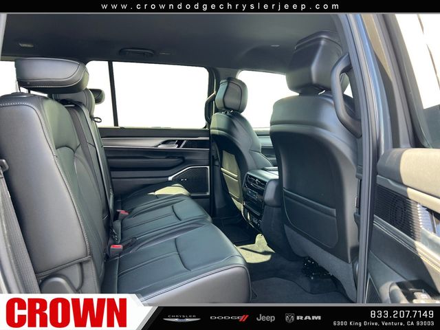 2025 Jeep Wagoneer Base photo 14