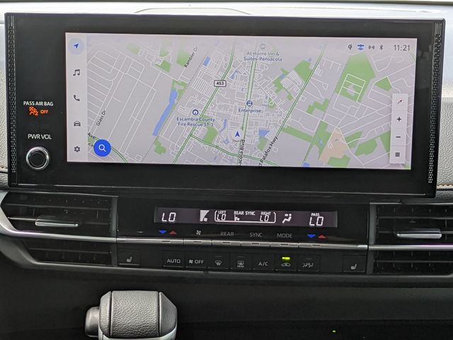 2025 Toyota Sienna Woodland Edition photo 19