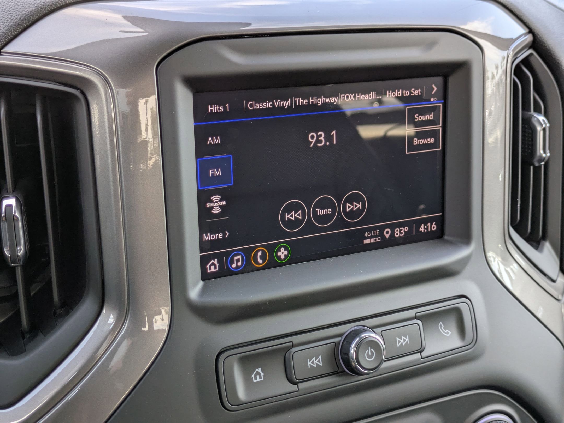 2025 Chevrolet Silverado 1500 Custom photo 16