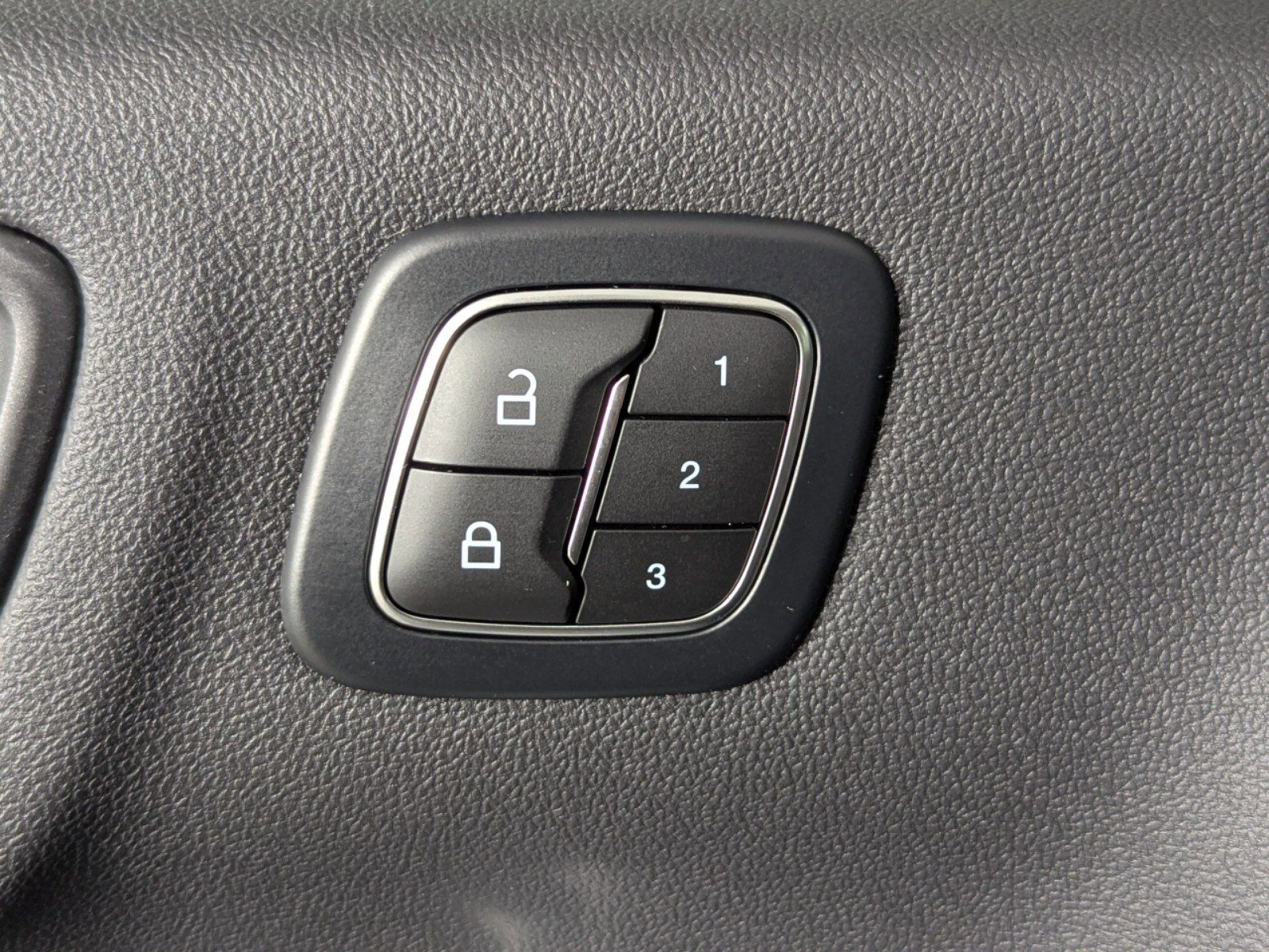 2025 Ford Escape photo 19