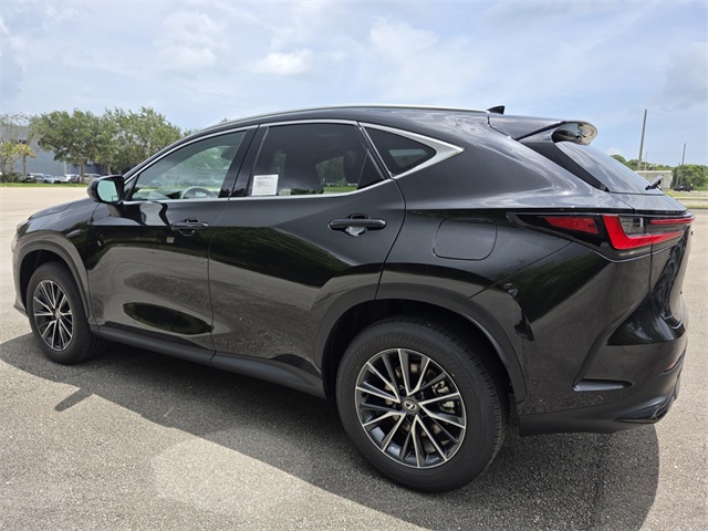 2025 Lexus NX 350h Luxury AWD photo 7