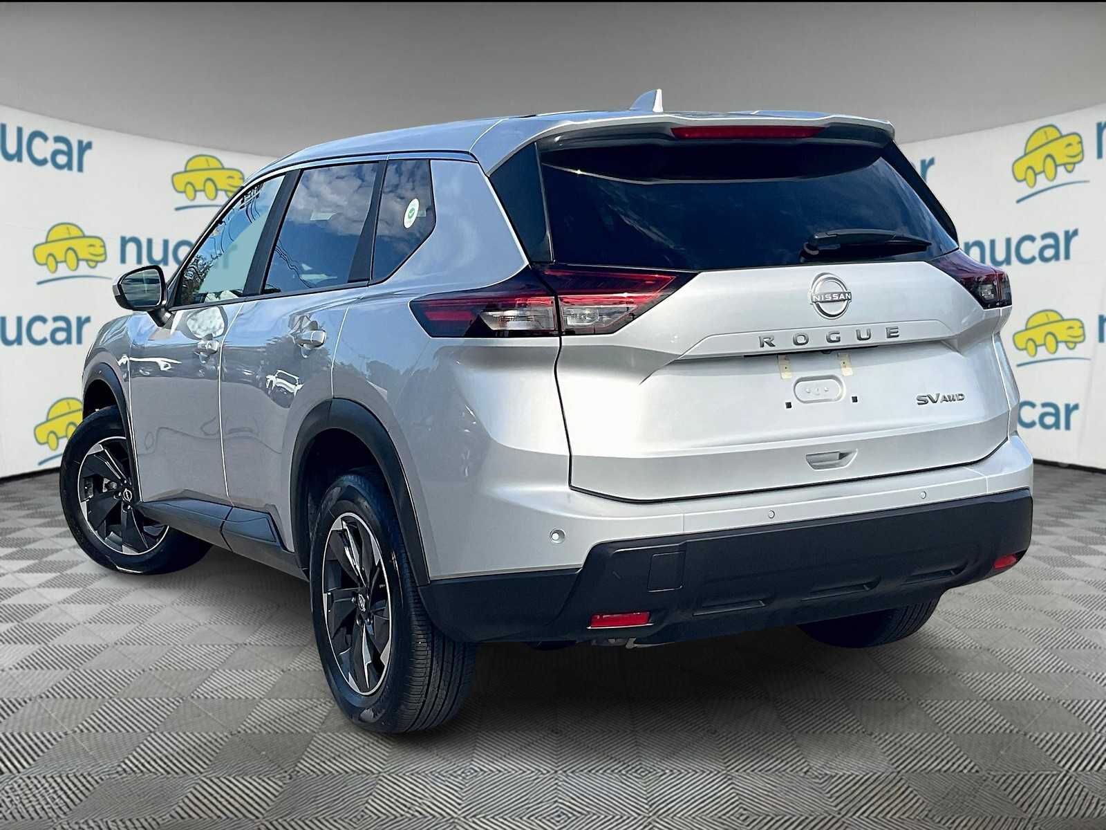 2024 Nissan Rogue SV photo 2
