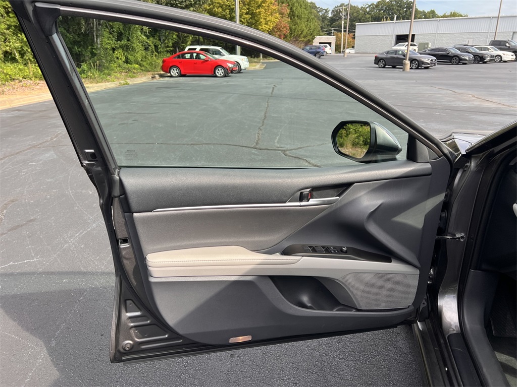 2023 Toyota Camry XSE photo 17