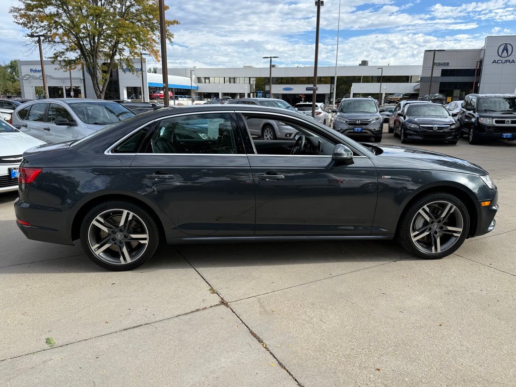 2017 Audi A4 2.0T Premium Plus Quattro photo 4