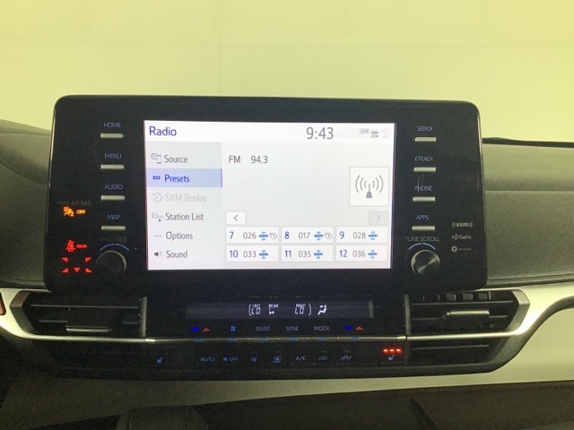 2021 Toyota Sienna XLE photo 15