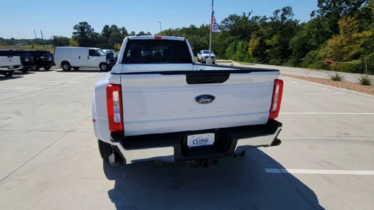 2023 Ford F-350 XLT photo 33