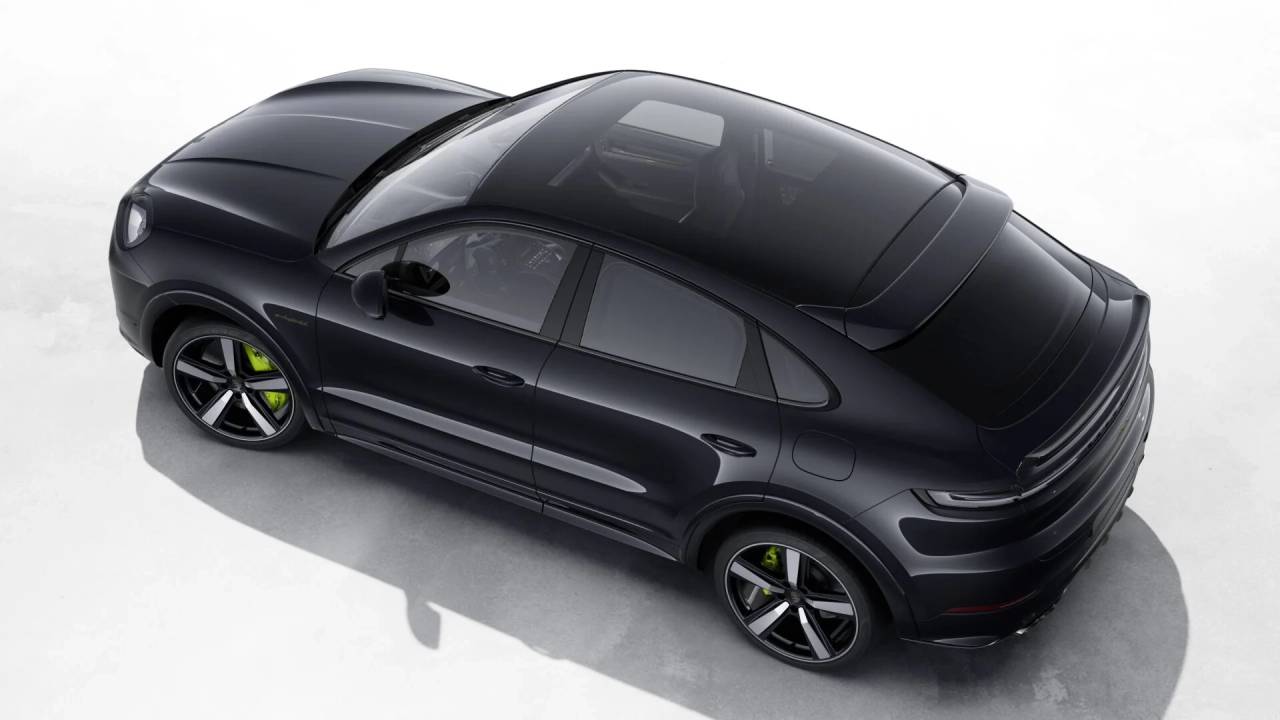 2026 Porsche Cayenne Turbo E-Hybrid photo 3