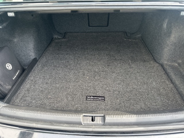 2018 Volkswagen Passat 2.0T SEL Premium photo 15