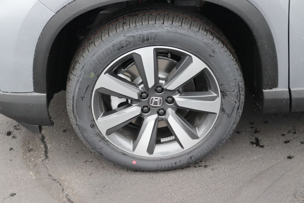 2025 Honda Pilot Touring photo 9