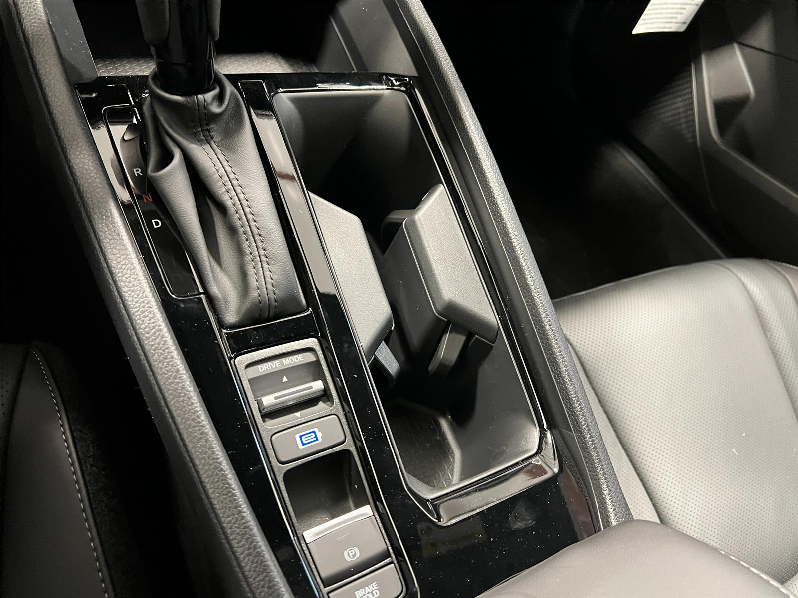 2025 Honda Accord Hybrid Sport-L photo 17