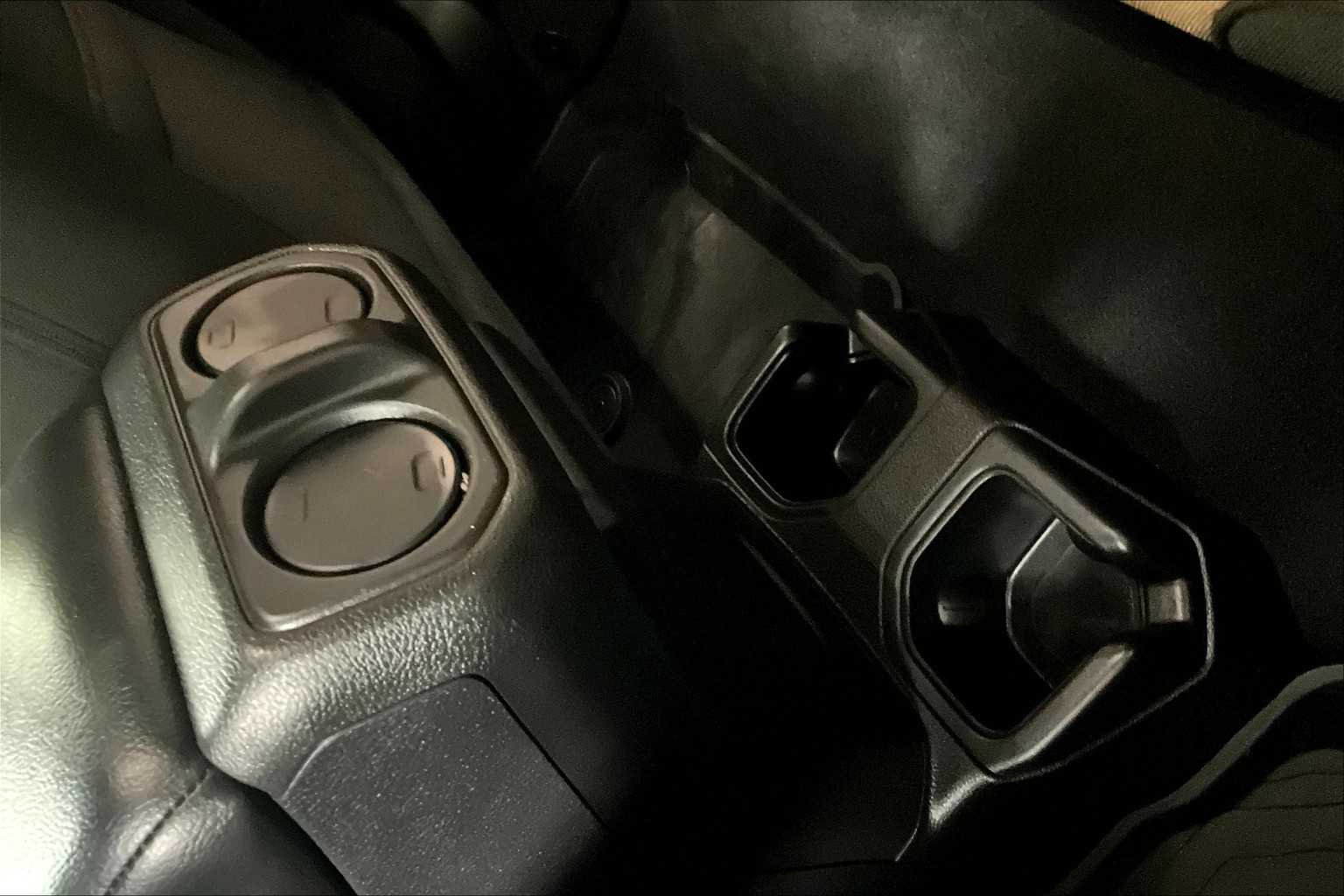 2021 Jeep Wrangler Willys photo 28