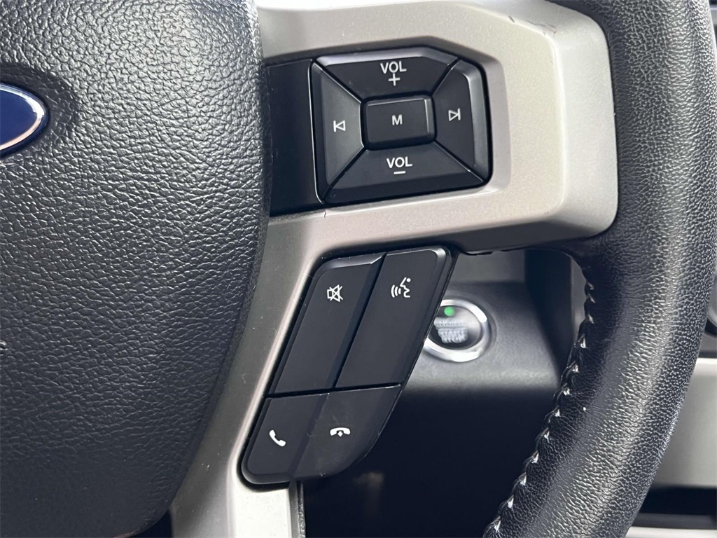 2017 Ford F-150 Lariat photo 21