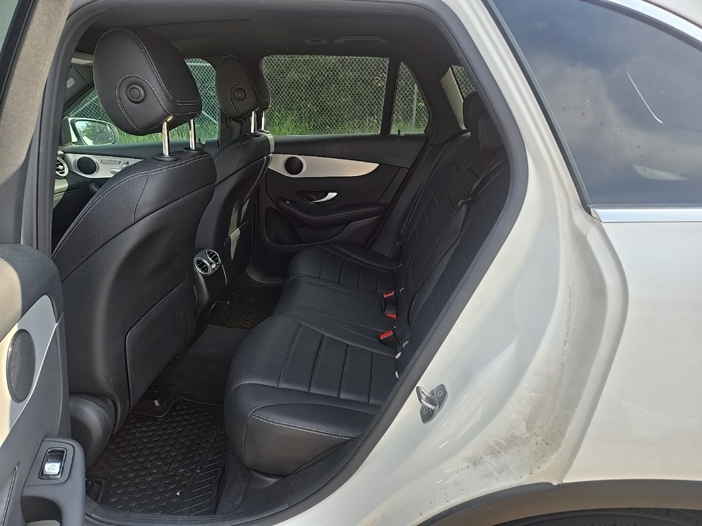 2020 Mercedes Benz GLC 300 4MATIC photo 4