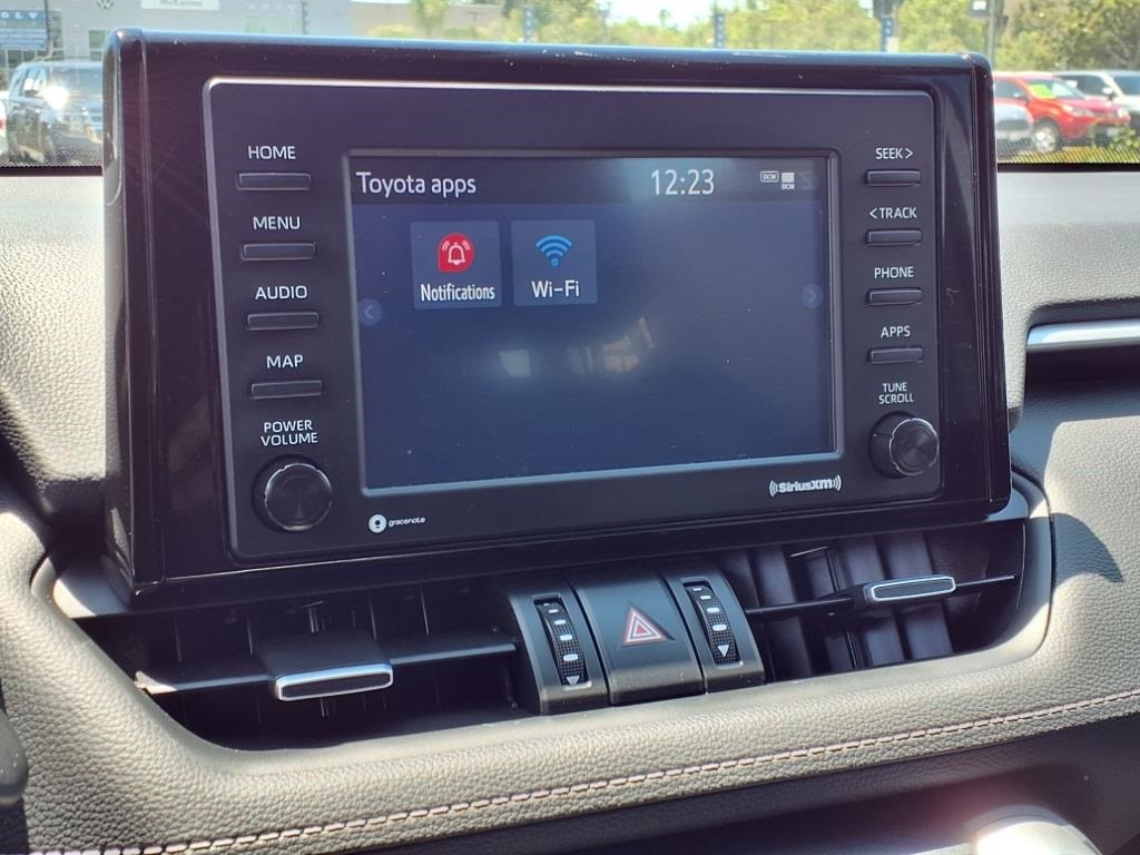 2022 Toyota RAV4 XLE Premium photo 18