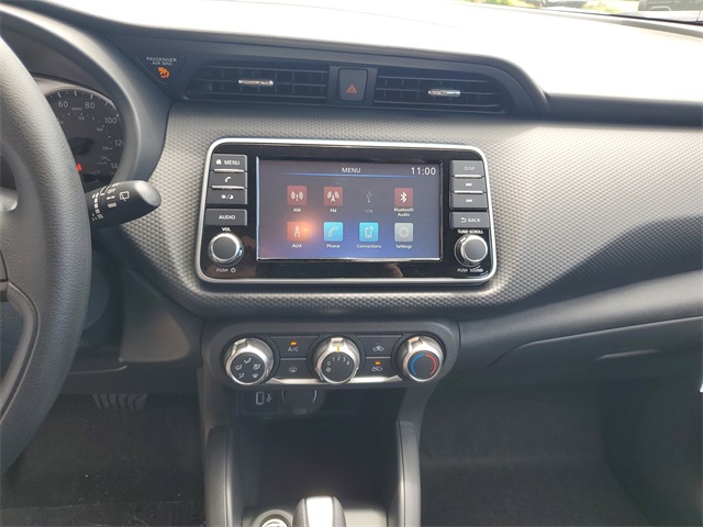 2025 Nissan Kicks Play S photo 4