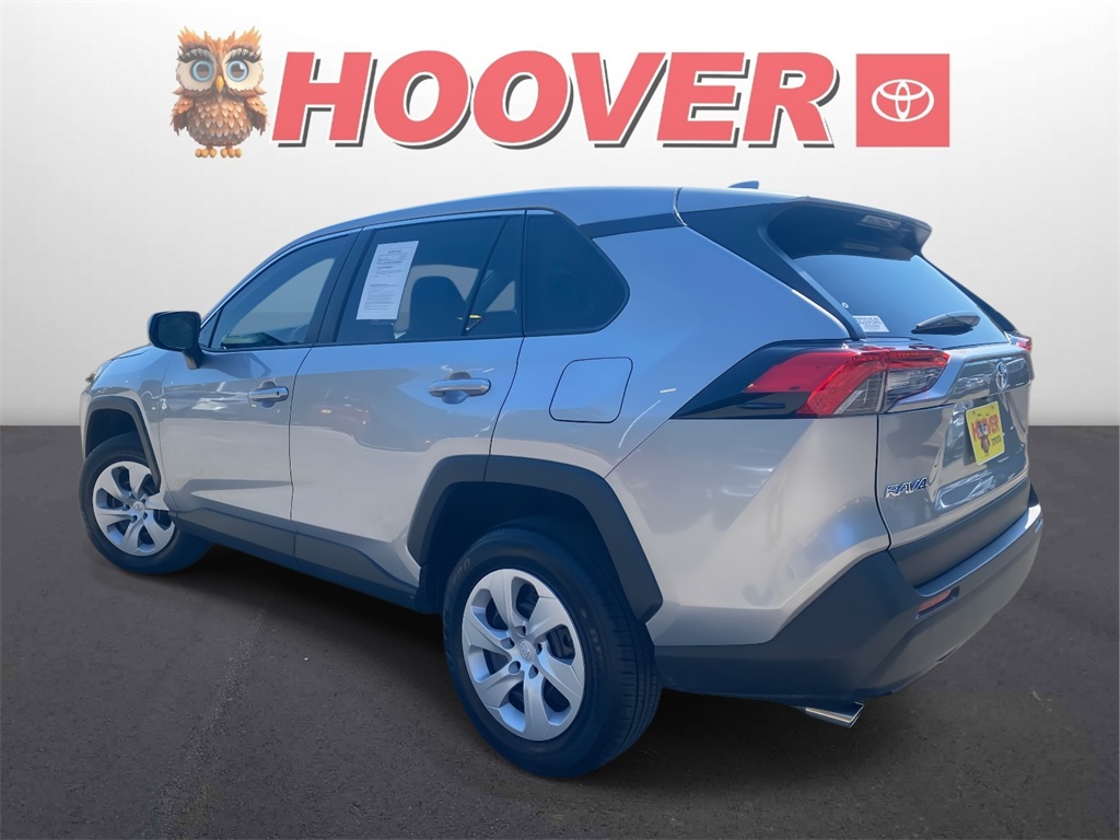 2025 Toyota RAV4 LE photo 3