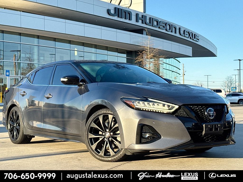 2022 Nissan Maxima SR's photo