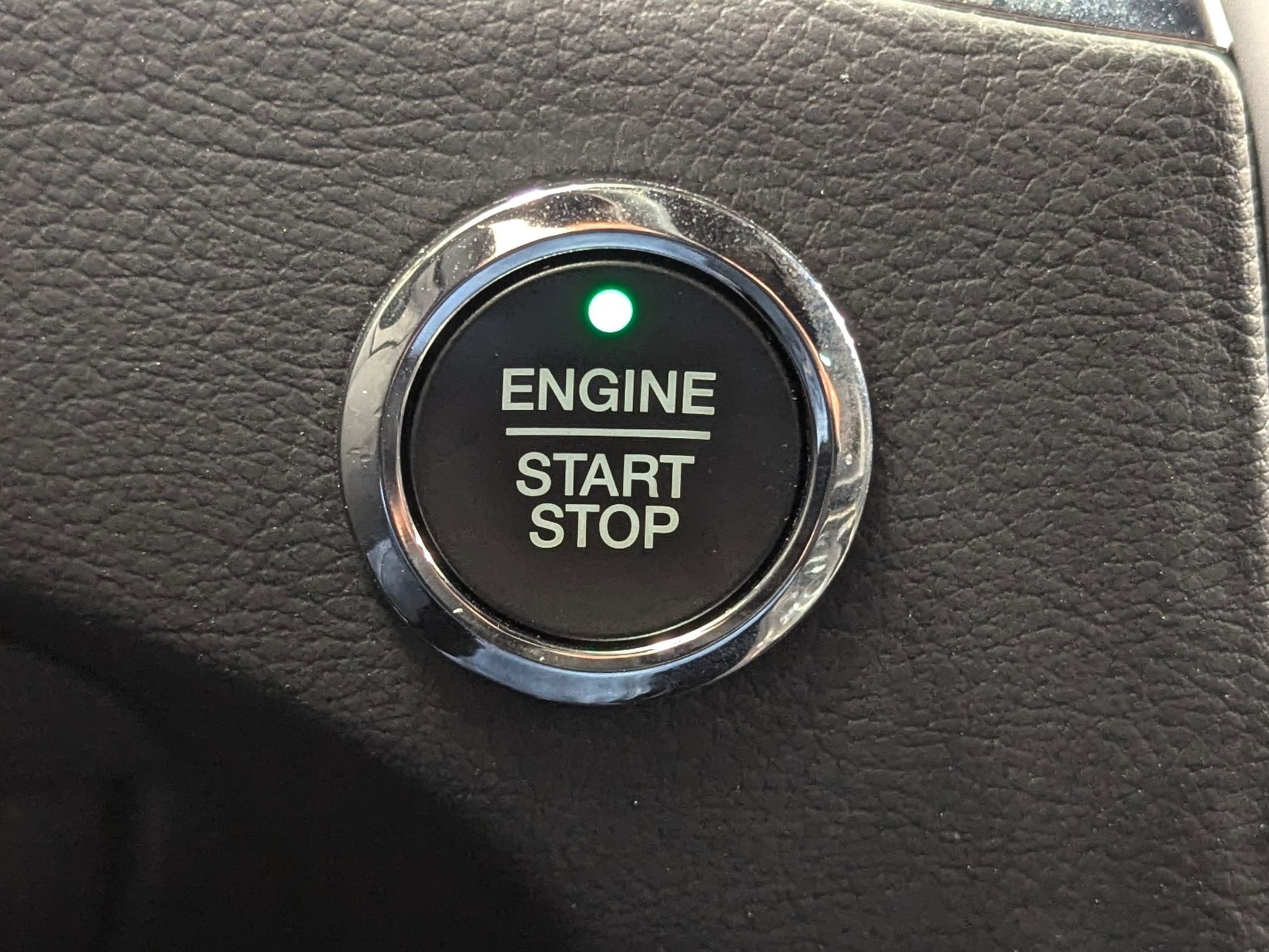 2021 Ford Edge ST photo 29