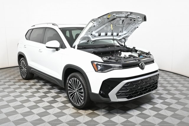 2025 Volkswagen Taos SE photo 29
