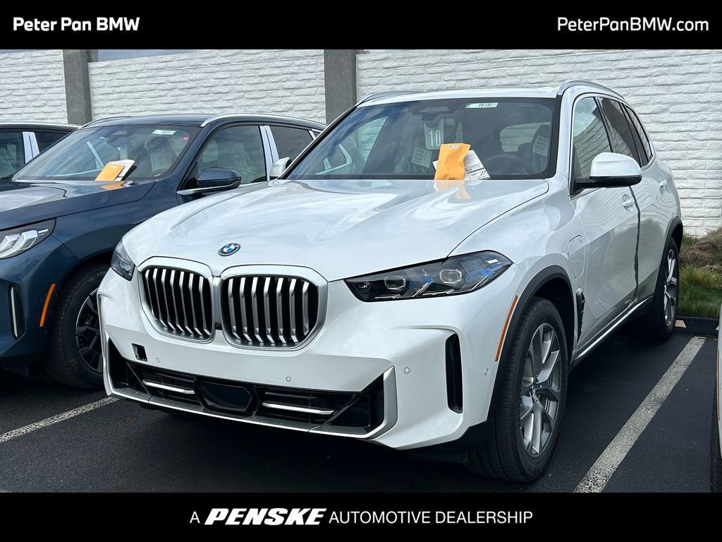 2026 BMW X5 50e's photo