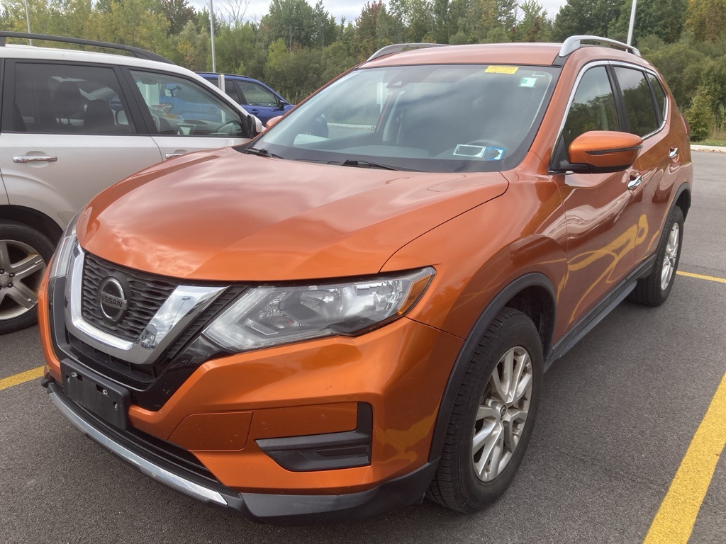 2019 Nissan Rogue SV photo 2