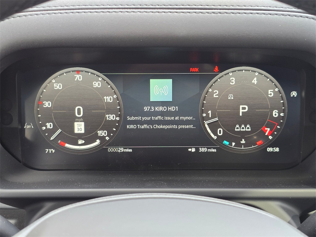2025 Land Rover Defender 110 S photo 9