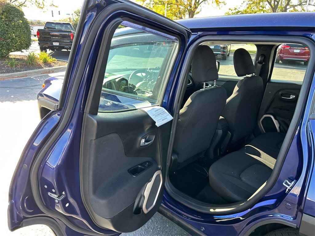2017 Jeep Renegade Sport photo 28
