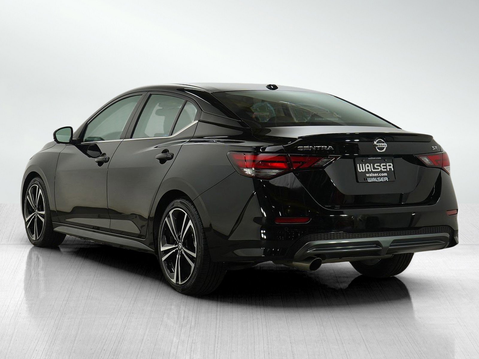 2022 Nissan Sentra SR photo 3