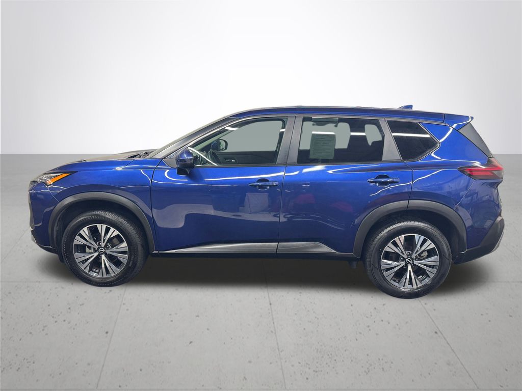 2022 Nissan Rogue SV photo 2