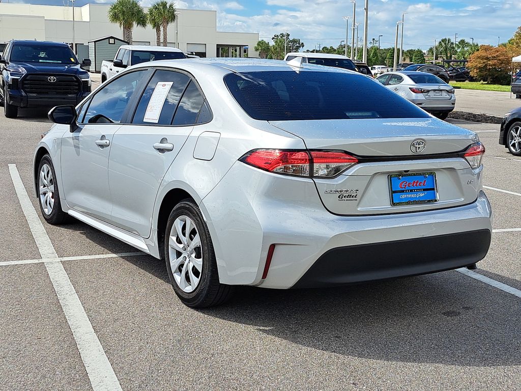2024 Toyota Corolla LE photo 3