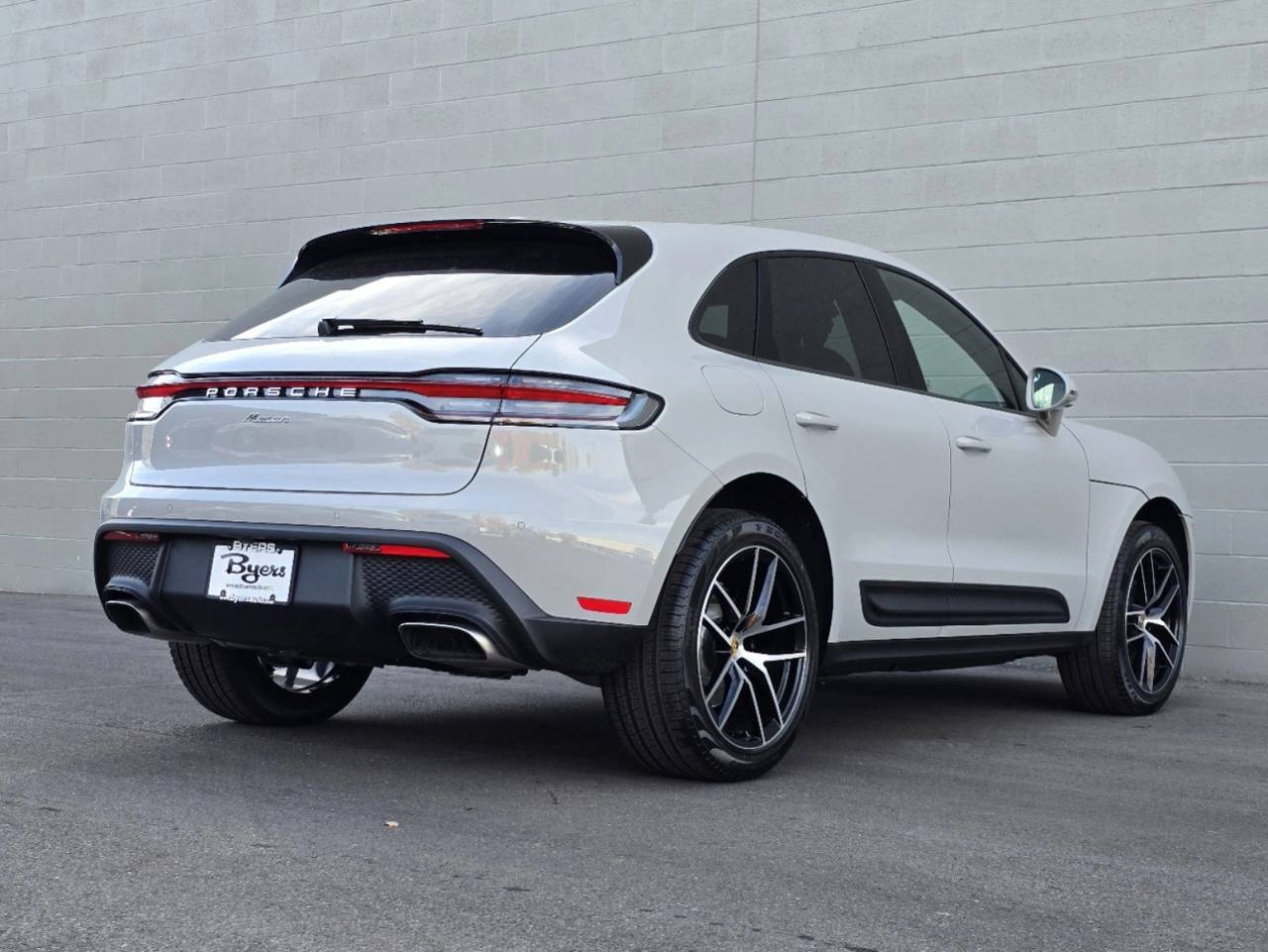 2025 Porsche Macan T photo 6