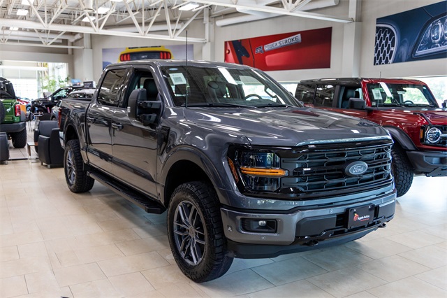 2025 Ford F-150 XLT photo 3