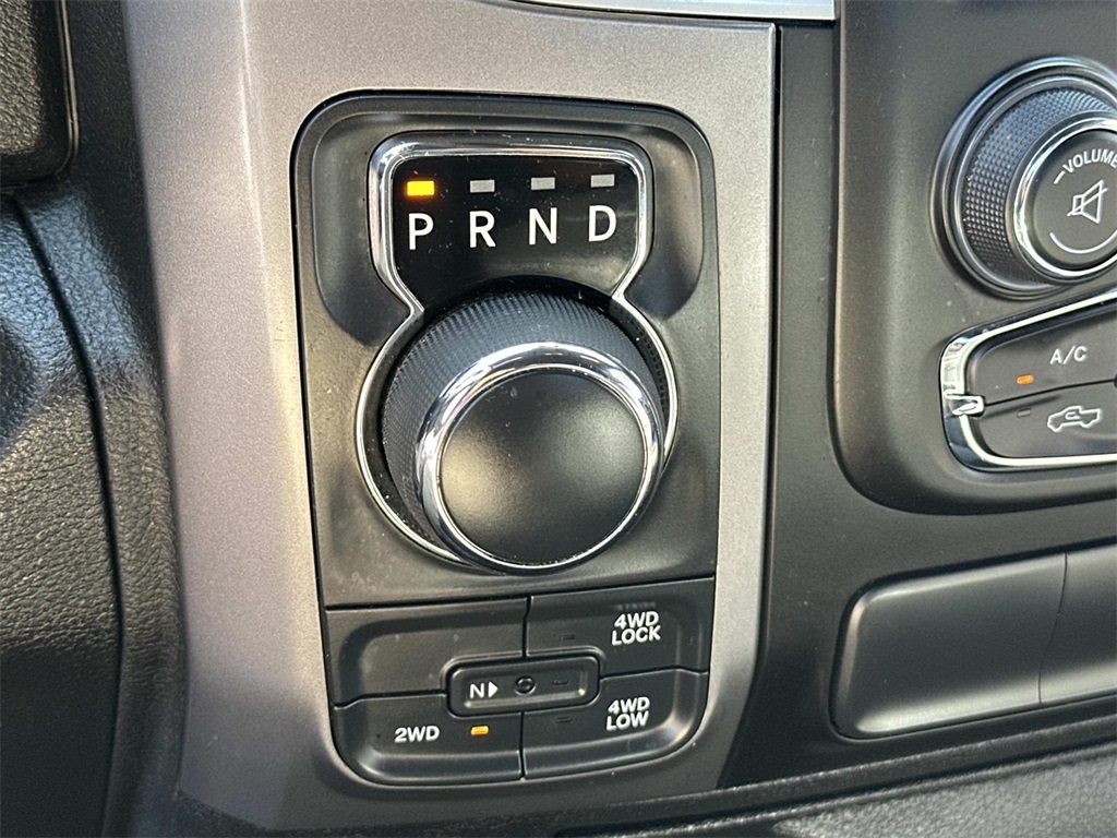 2022 Ram 1500 Classic Warlock photo 18