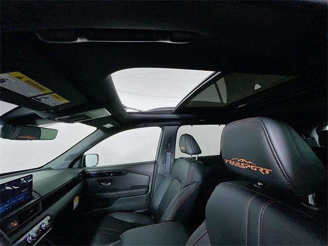 2025 Honda Pilot TrailSport photo 5