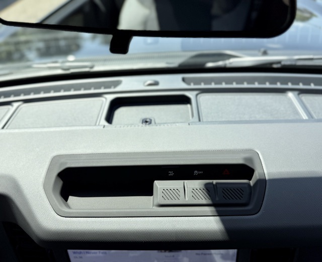 2025 Ford Bronco Base photo 18