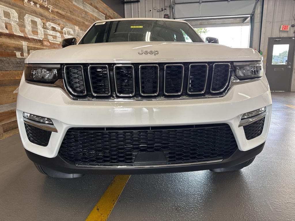 2025 Jeep Grand Cherokee Limited photo 4