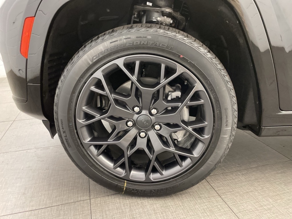 2025 Jeep Grand Cherokee L Summit Reserve photo 5