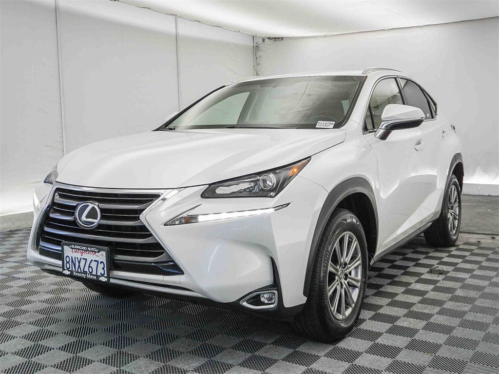 2017 Lexus NX 200t Luxury photo 3