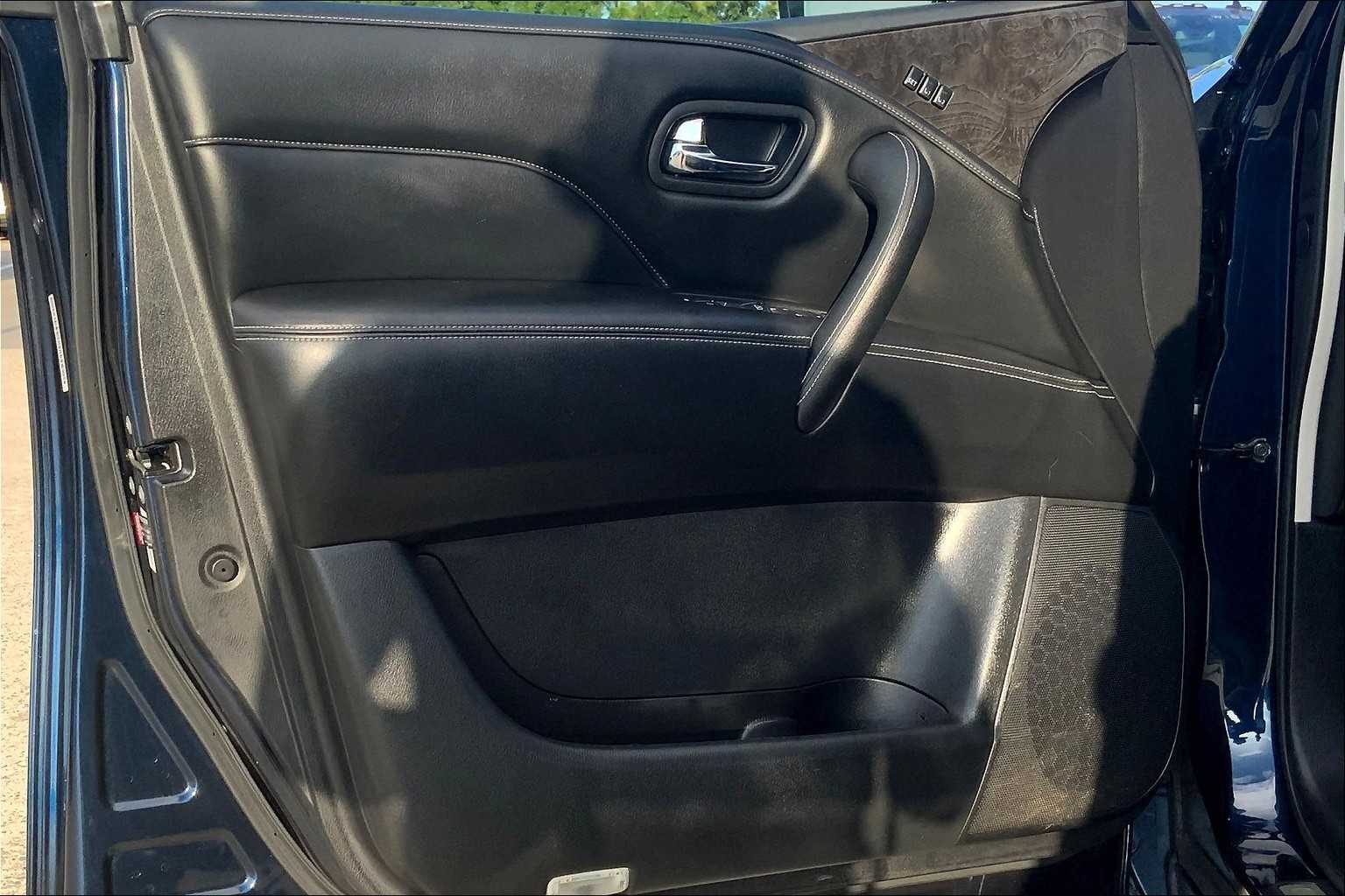 2022 Infiniti QX80 Luxe photo 21