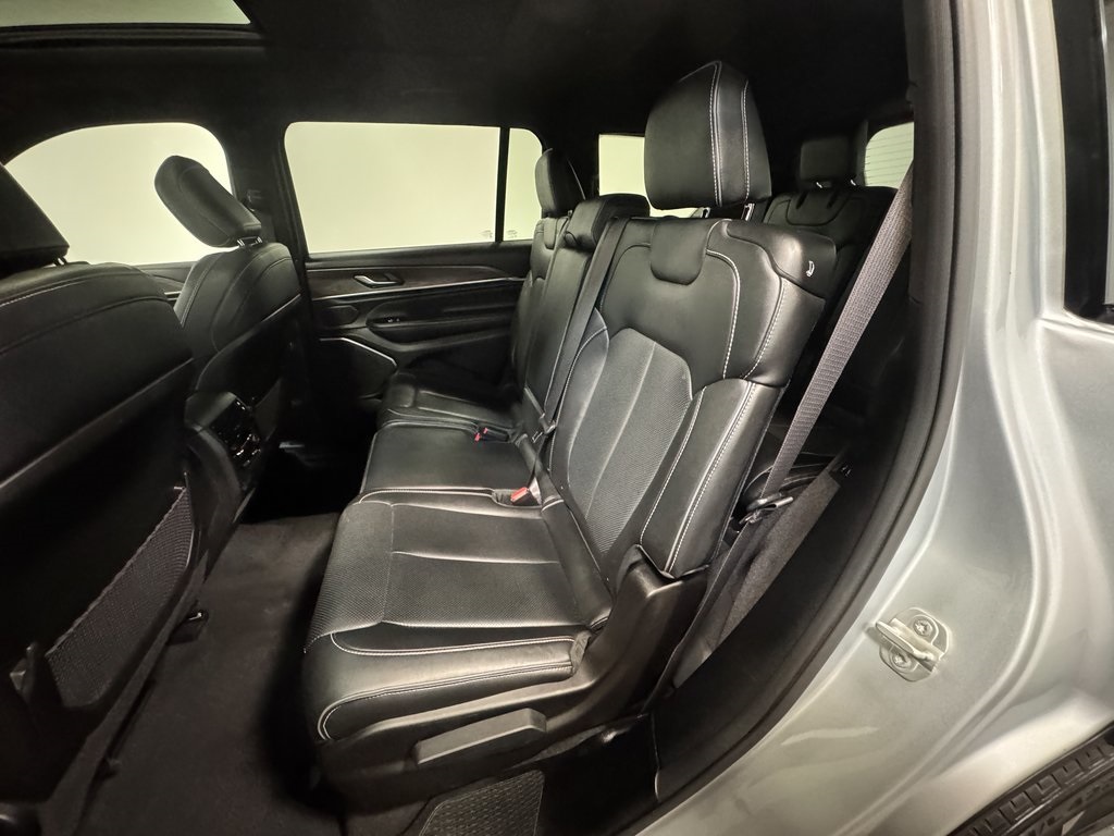 2024 Jeep Grand Cherokee Overland photo 6